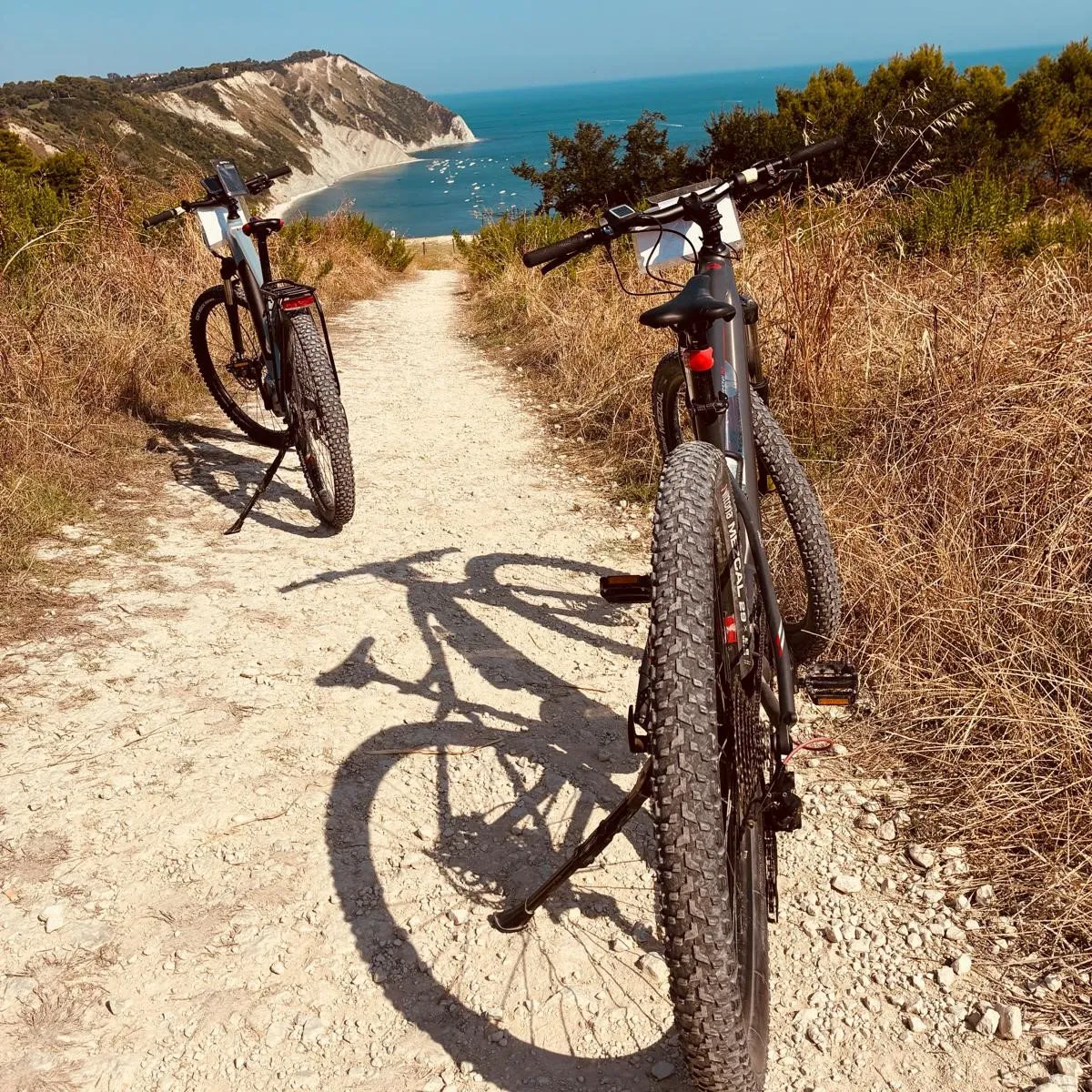 Noleggio e-bike Ancona - Parco del Conero | Biciclette elettriche | Portonovo vista dall'alto